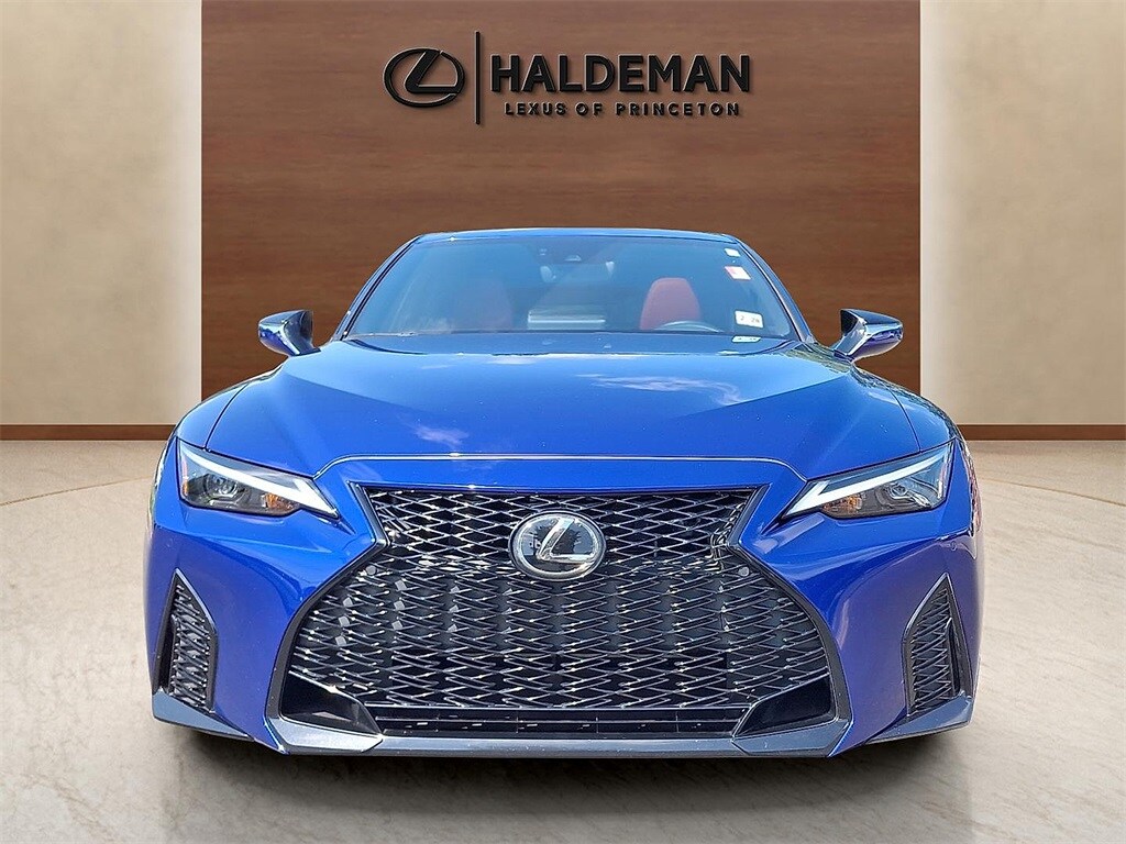 2023 Lexus IS 350 F SPORT photo 2