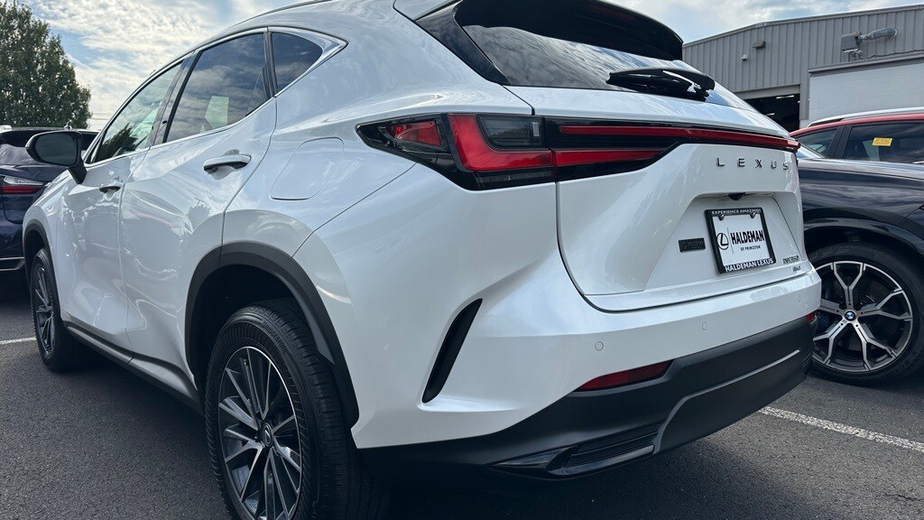 2025 Lexus NX 350 Premium photo 3