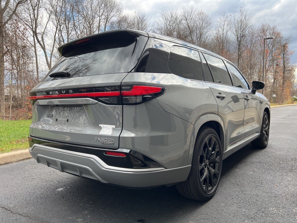 2024 Lexus TX 500h F SPORT Luxury photo 2