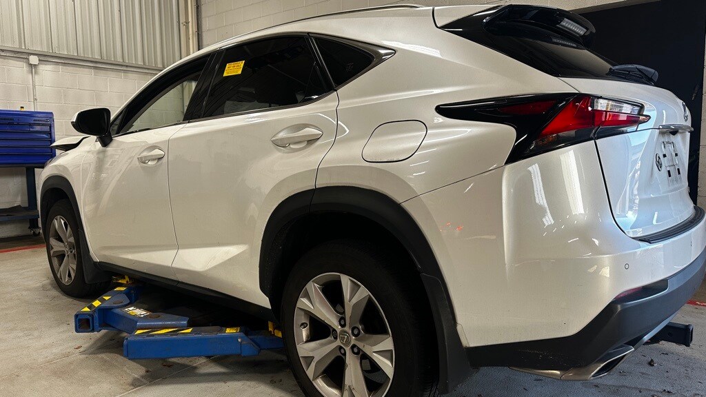 2017 Lexus NX 200t Luxury photo 3