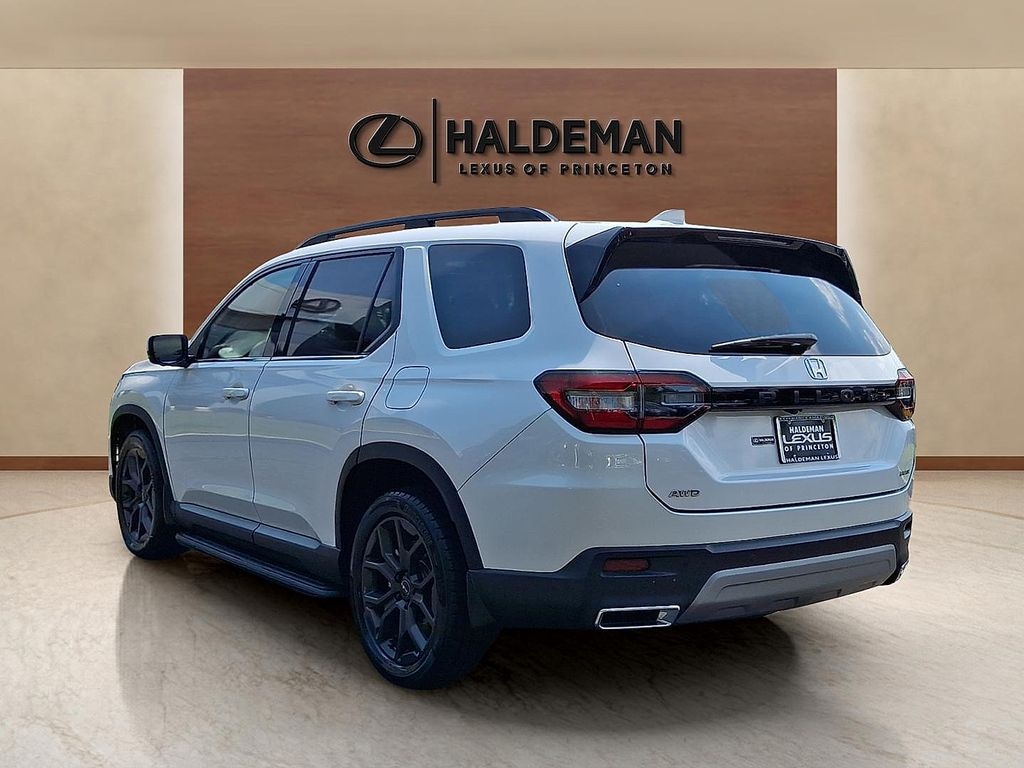Used 2023 Honda Pilot Elite SUV