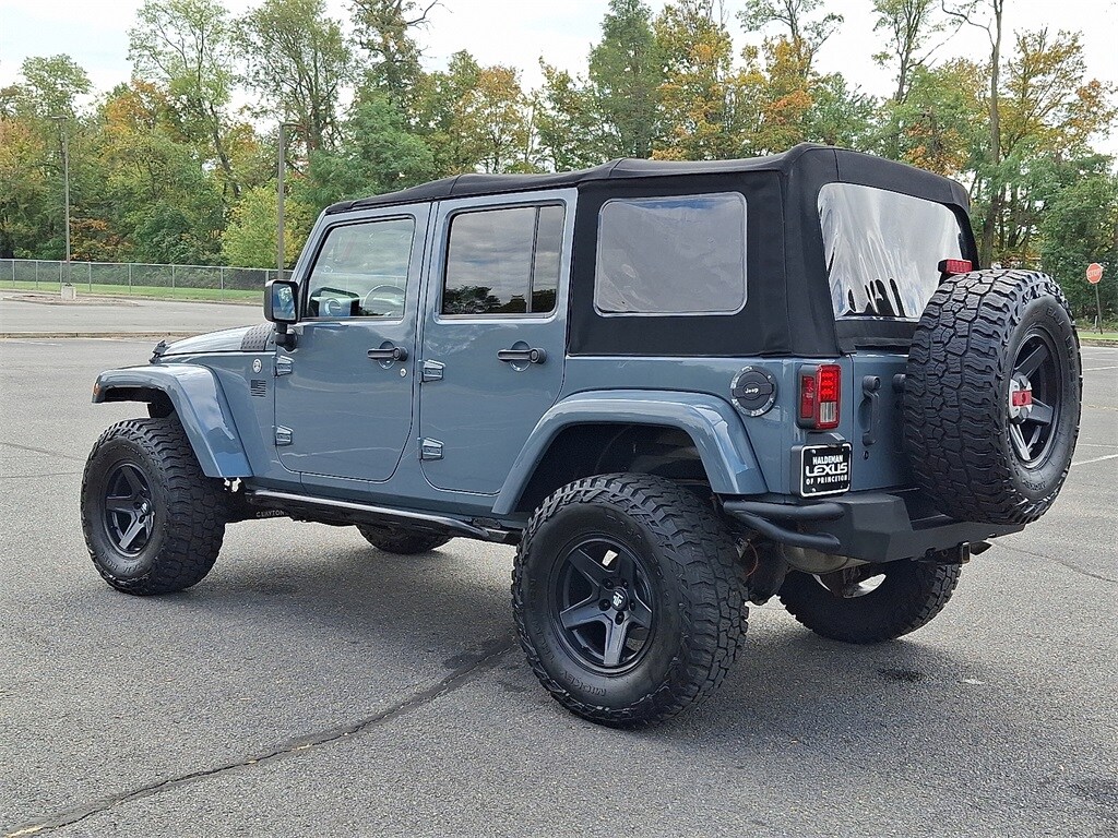 2015 Jeep Wrangler Unlimited Sahara photo 4