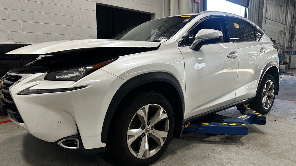 2017 Lexus NX 200t Luxury photo 2