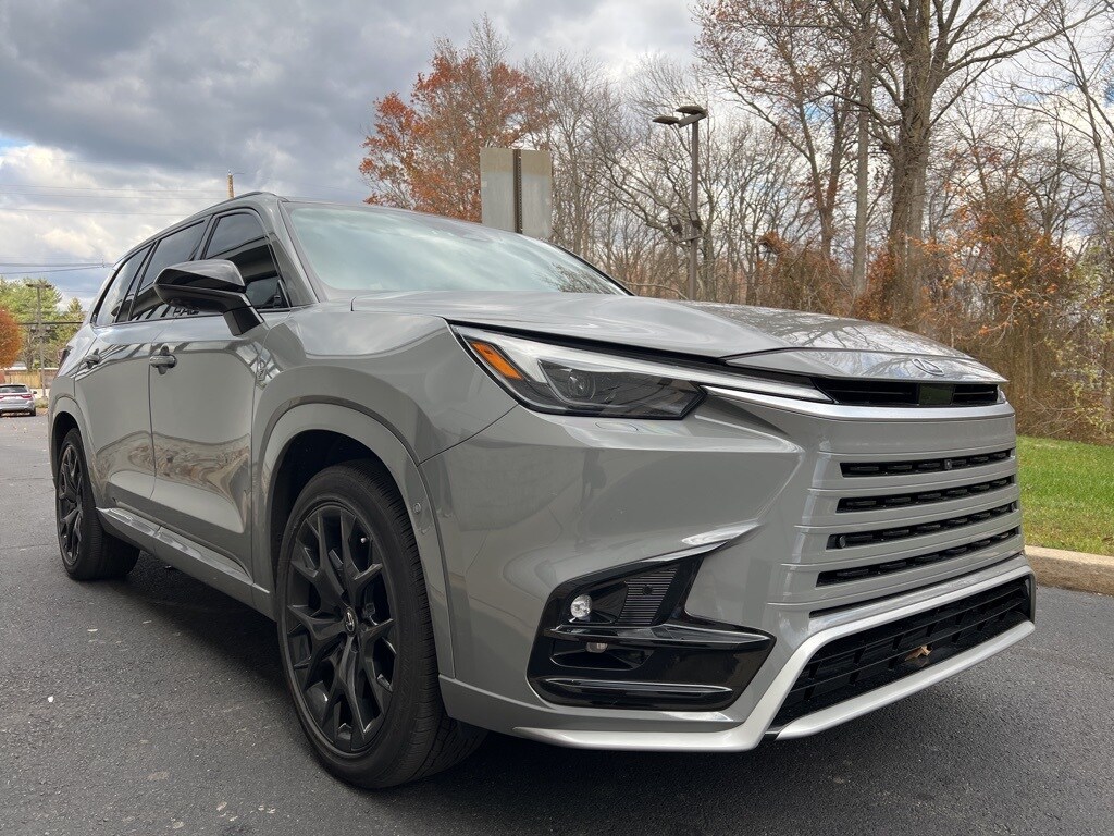 2024 Lexus TX 500h F SPORT Luxury photo 3