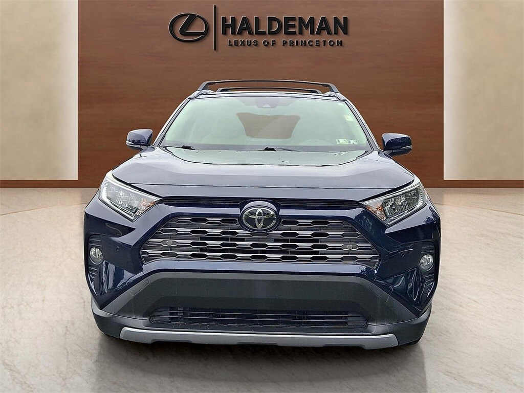 2019 Toyota RAV4 Limited photo 2