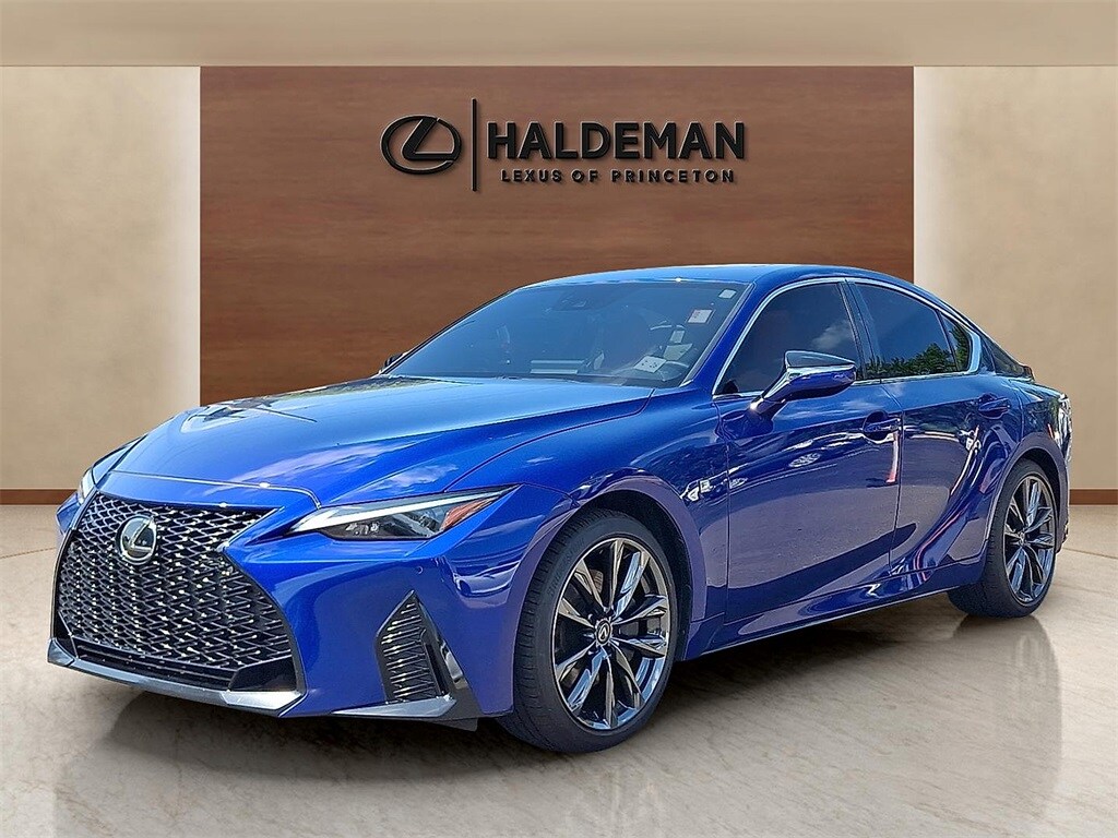 2023 Lexus IS 350 F SPORT photo 3