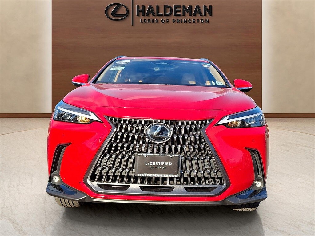 2022 Lexus NX 350h Premium photo 2