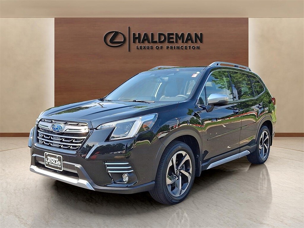 2022 Subaru Forester Touring photo 3