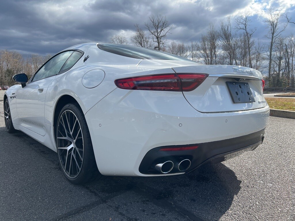 2024 Maserati Granturismo Modena photo 4