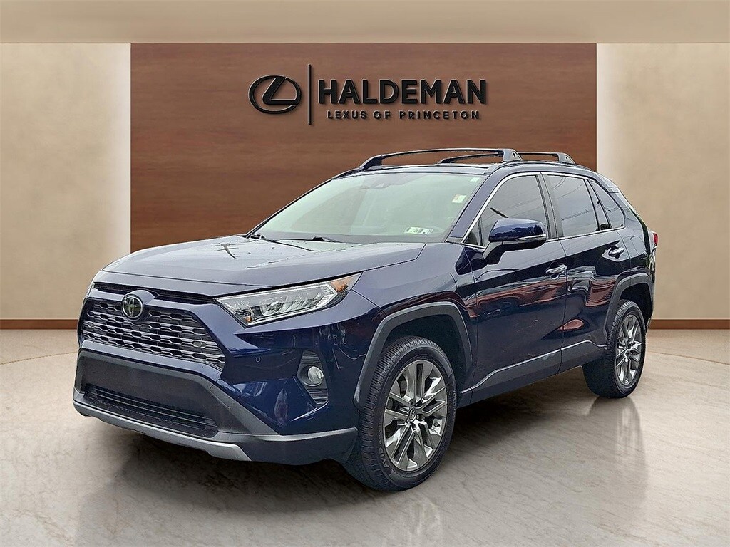 2019 Toyota RAV4 Limited photo 3
