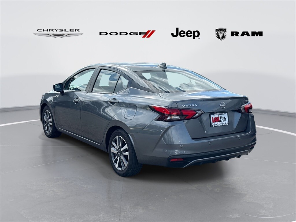 2023 Nissan Versa 1.6 SV photo 4