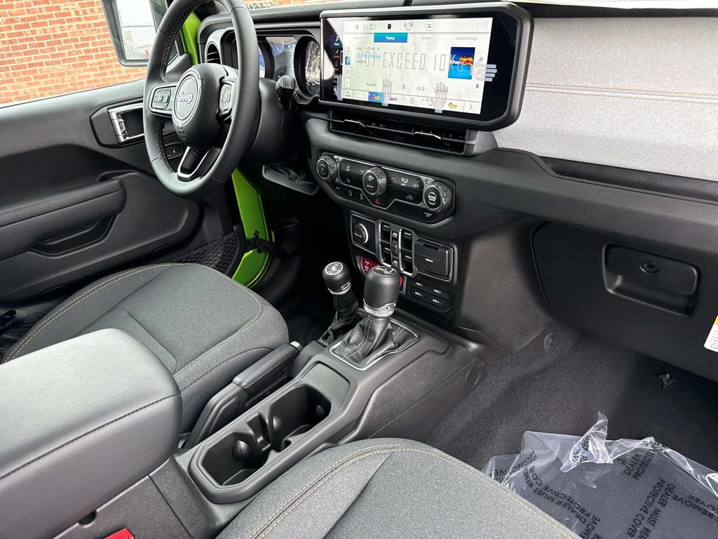 2025 Jeep Wrangler 4-Door Willys - Photo 27