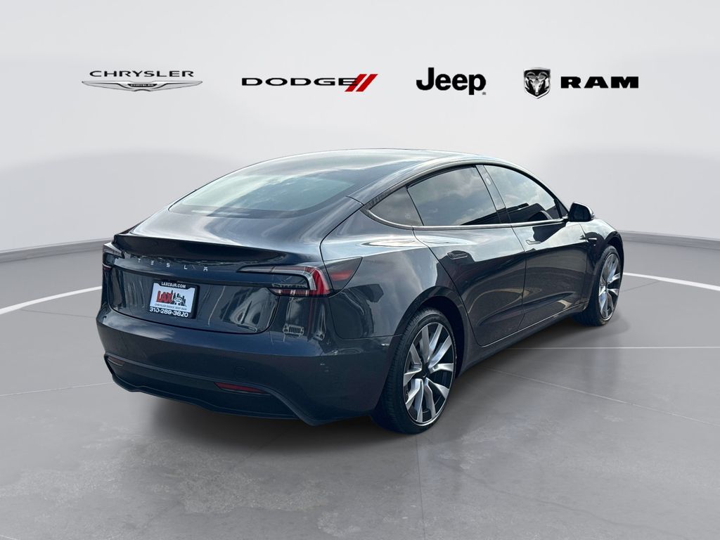 2025 Tesla Model 3 photo 2