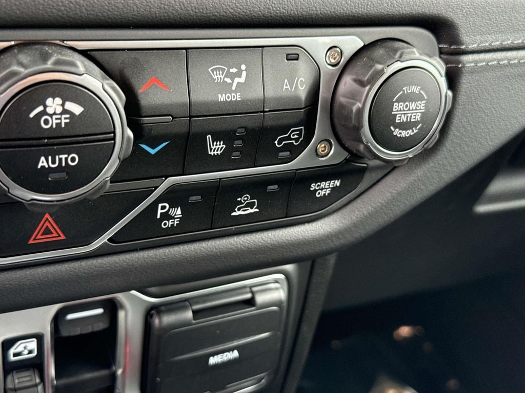 2025 Jeep Wrangler 4-Door Rubicon 392 Final Edition - Photo 37
