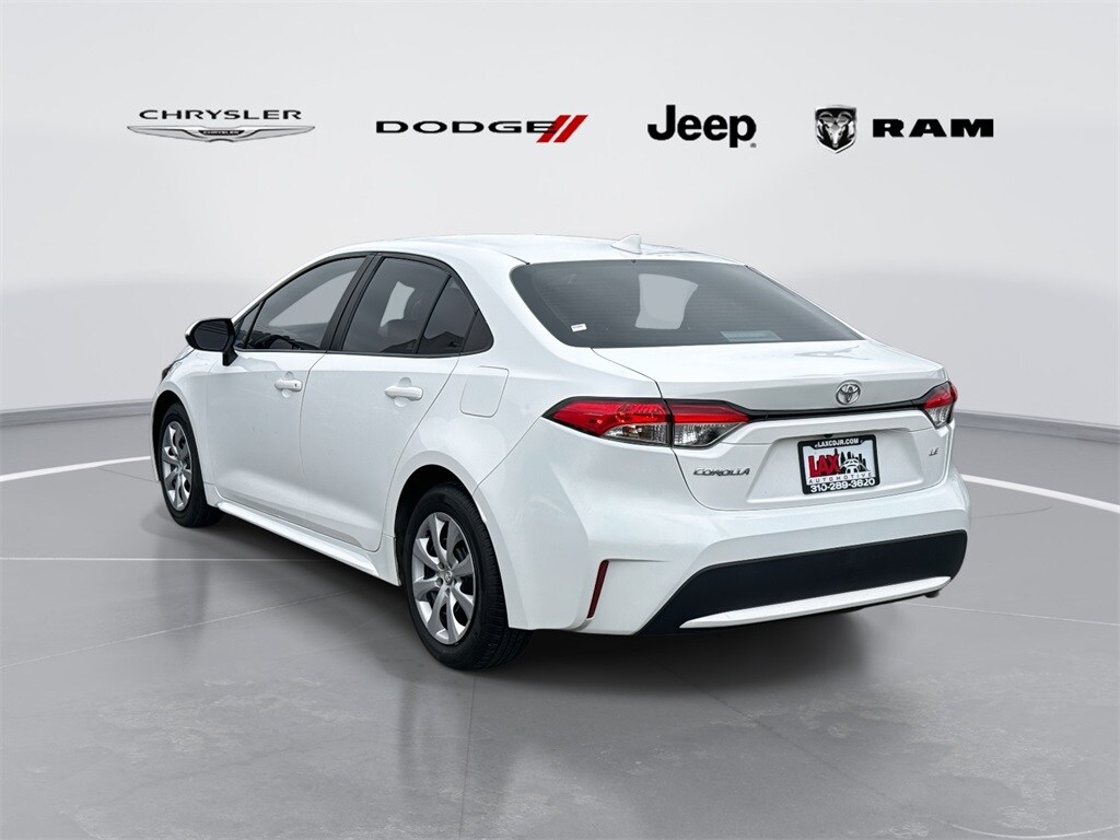 2022 Toyota Corolla LE photo 4