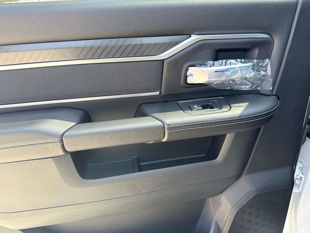2025 RAM 2500 Big Horn - Photo 12