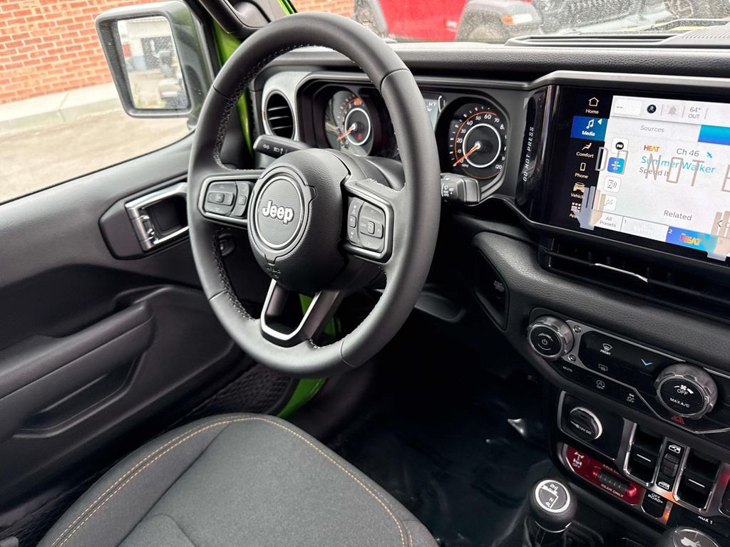 2025 Jeep Wrangler 4-Door Willys - Photo 38
