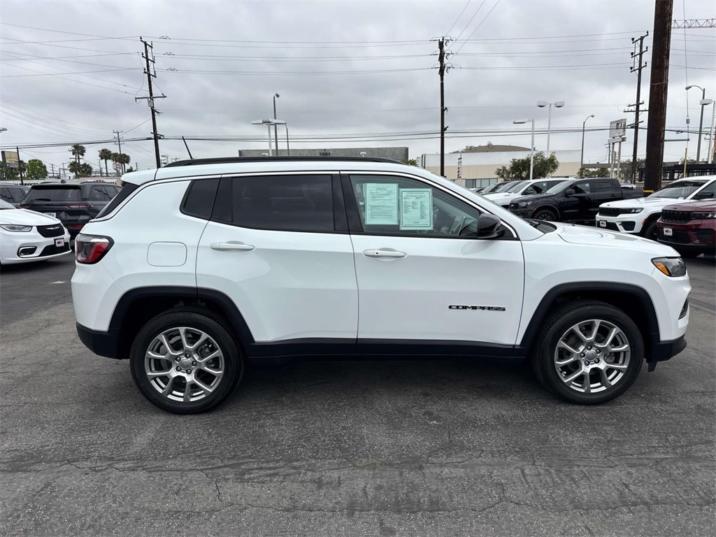 Used 2022 Jeep Compass Latitude Lux with VIN 3C4NJDFB2NT189893 for sale in Inglewood, CA