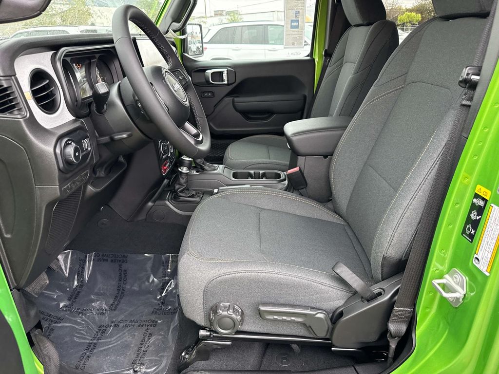 2025 Jeep Wrangler 4-Door Willys - Photo 8