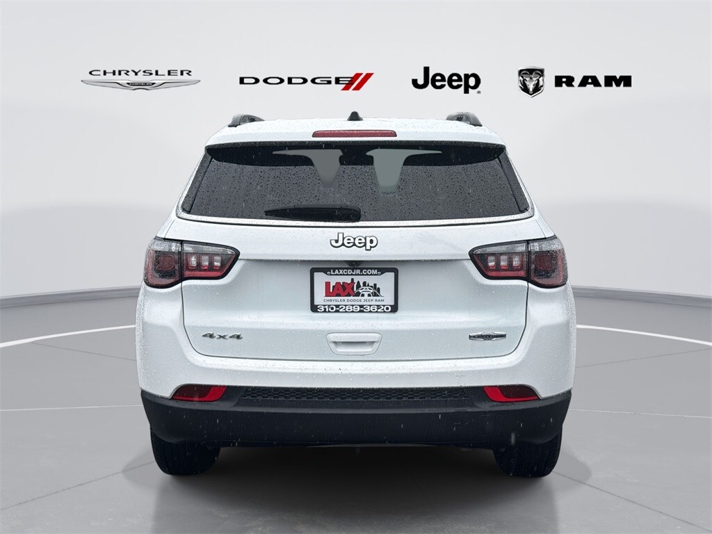 2024 Jeep Compass North Edition Latitude photo 3