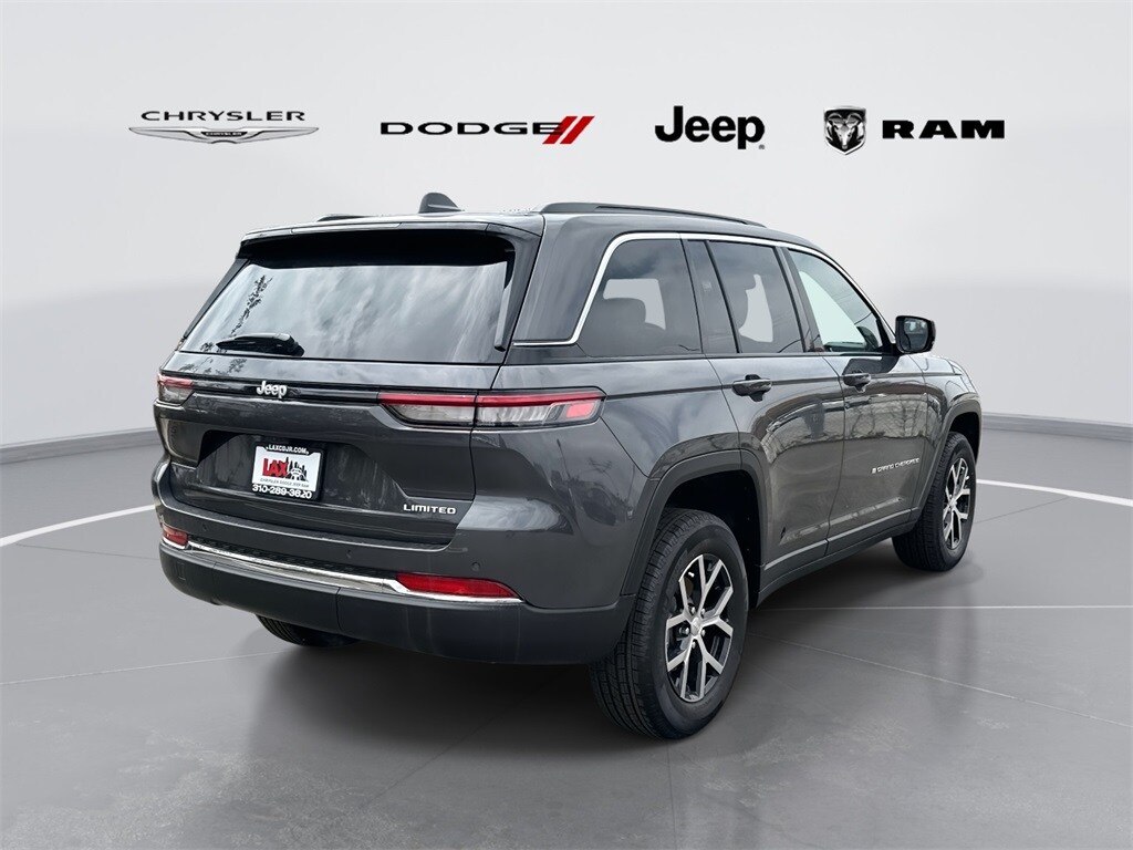 2025 Jeep Grand Cherokee Limited photo 2