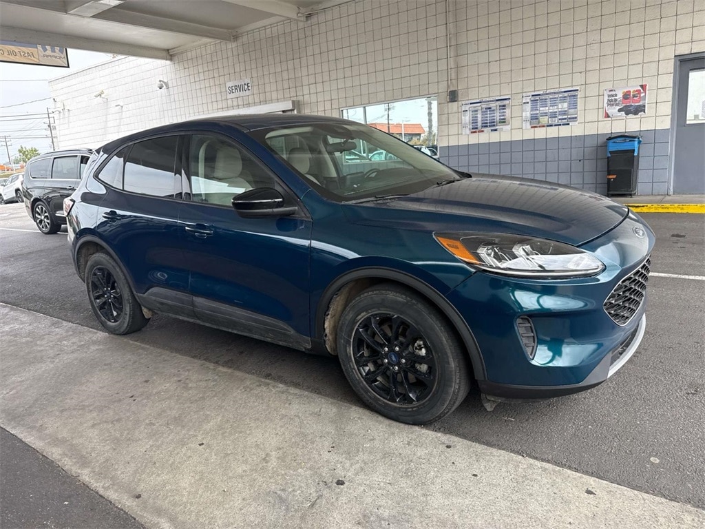 Used 2020 Ford Escape SE with VIN 1FMCU0BZ2LUC36980 for sale in Inglewood, CA