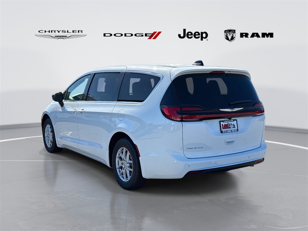 New 2026 Chrysler Pacifica Select Passenger Van