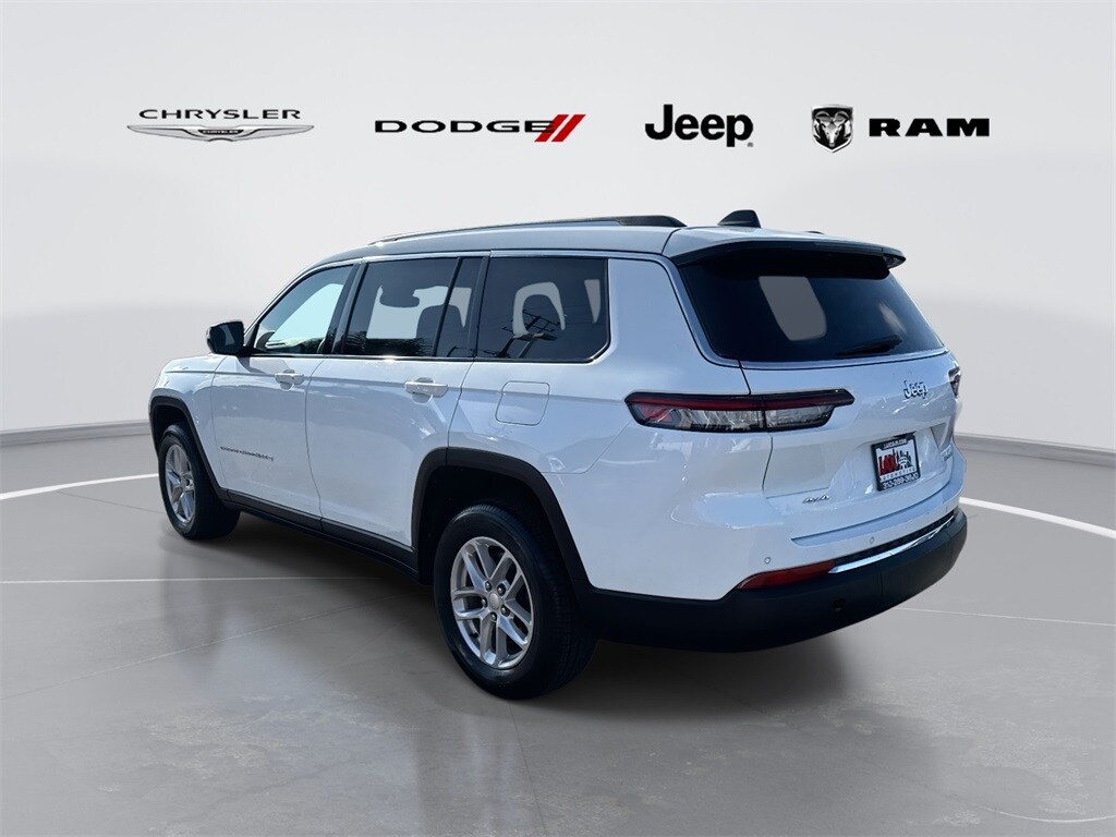 2023 Jeep Grand Cherokee Laredo Altitude photo 4