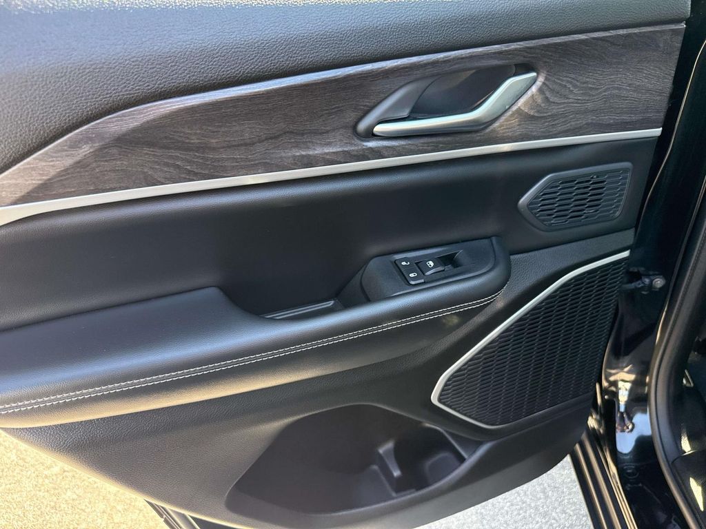 2023 Jeep Grand Cherokee 4xe Base photo 3