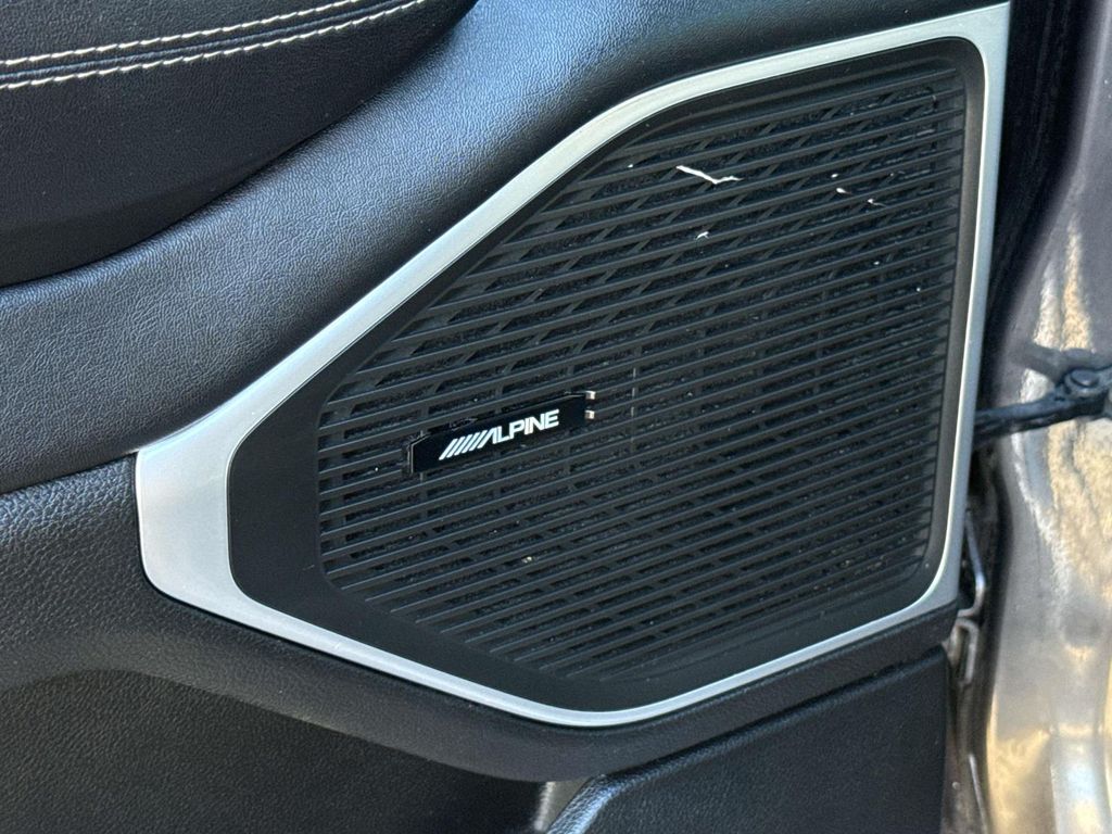 2024 Jeep Wagoneer L Series II photo 3