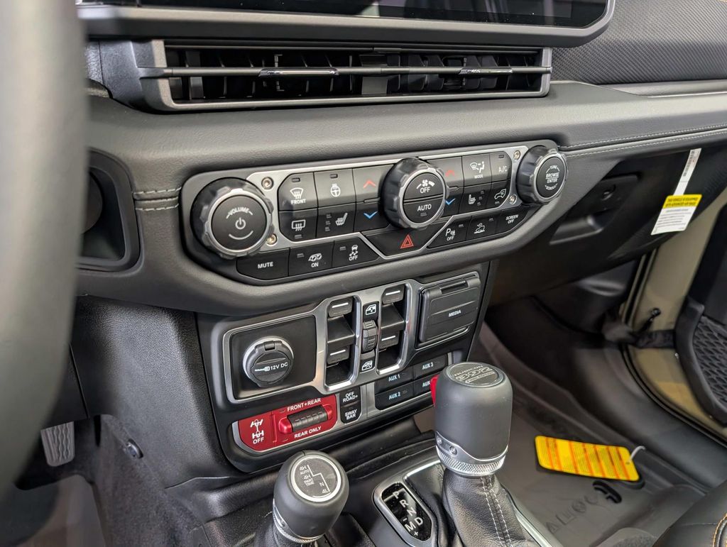 2025 Jeep Wrangler 4-Door Rubicon 392 Final Edition - Photo 38