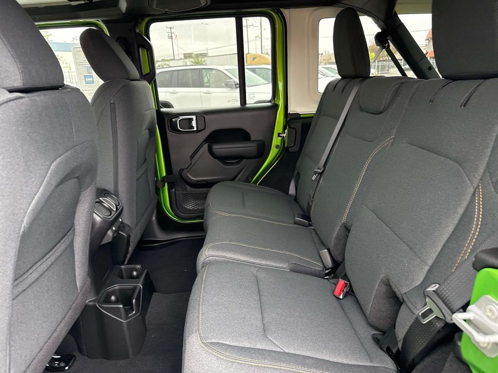 2025 Jeep Wrangler 4-Door Willys - Photo 12