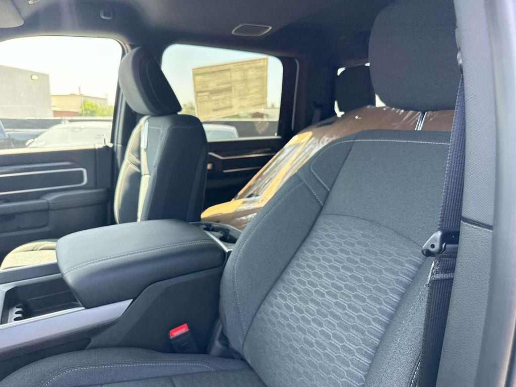 2025 RAM 2500 Big Horn - Photo 24
