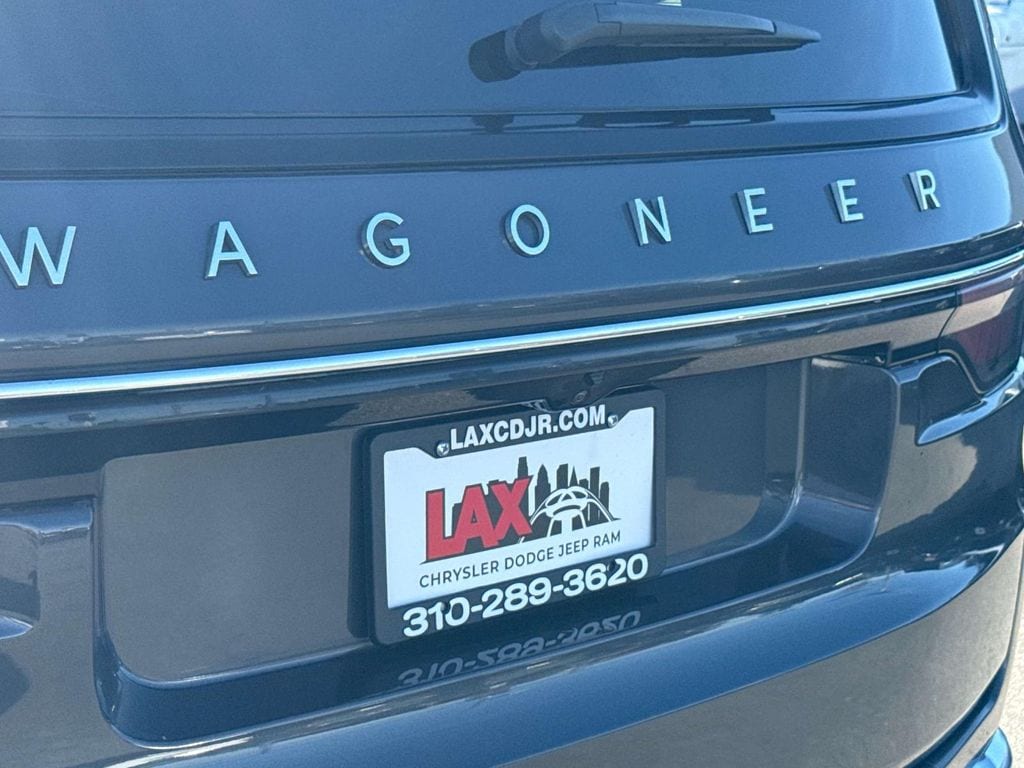 2024 Jeep Wagoneer L Series II photo 4