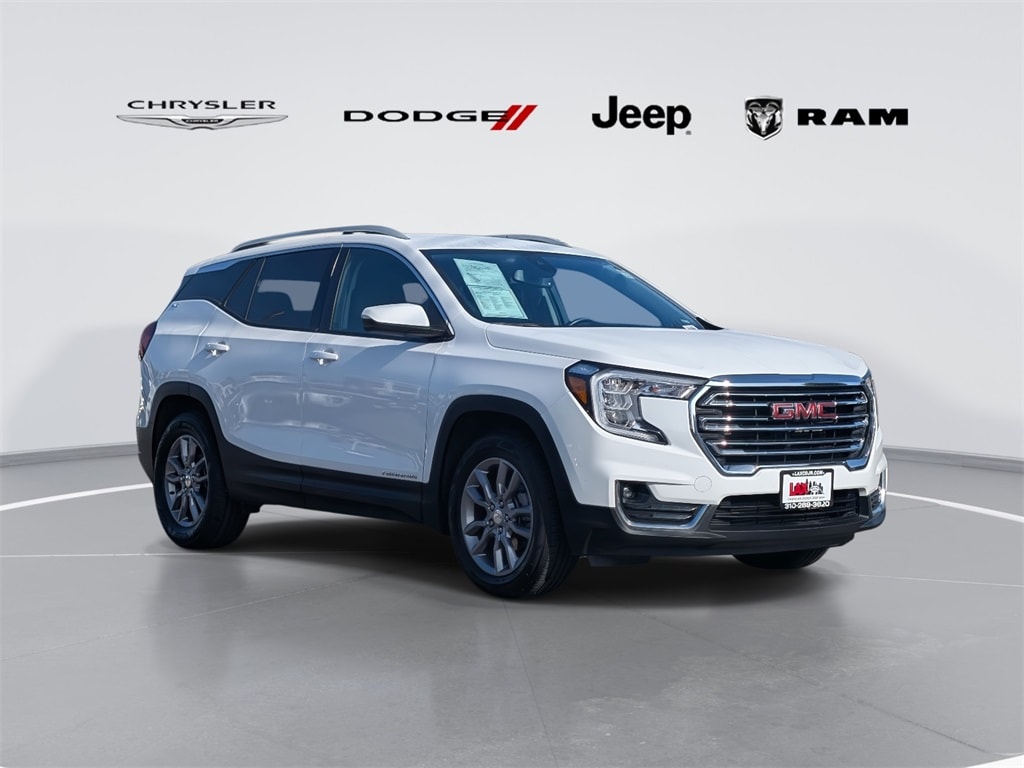 2024 GMC Terrain SLT's photo