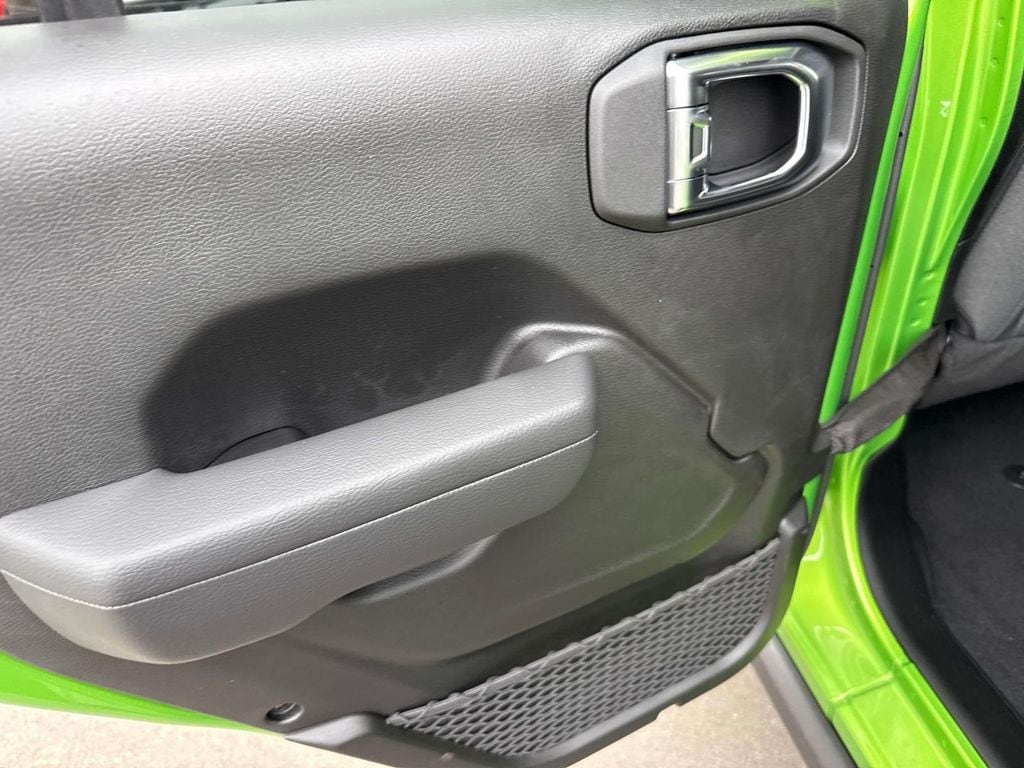 2025 Jeep Wrangler 4-Door Willys - Photo 11