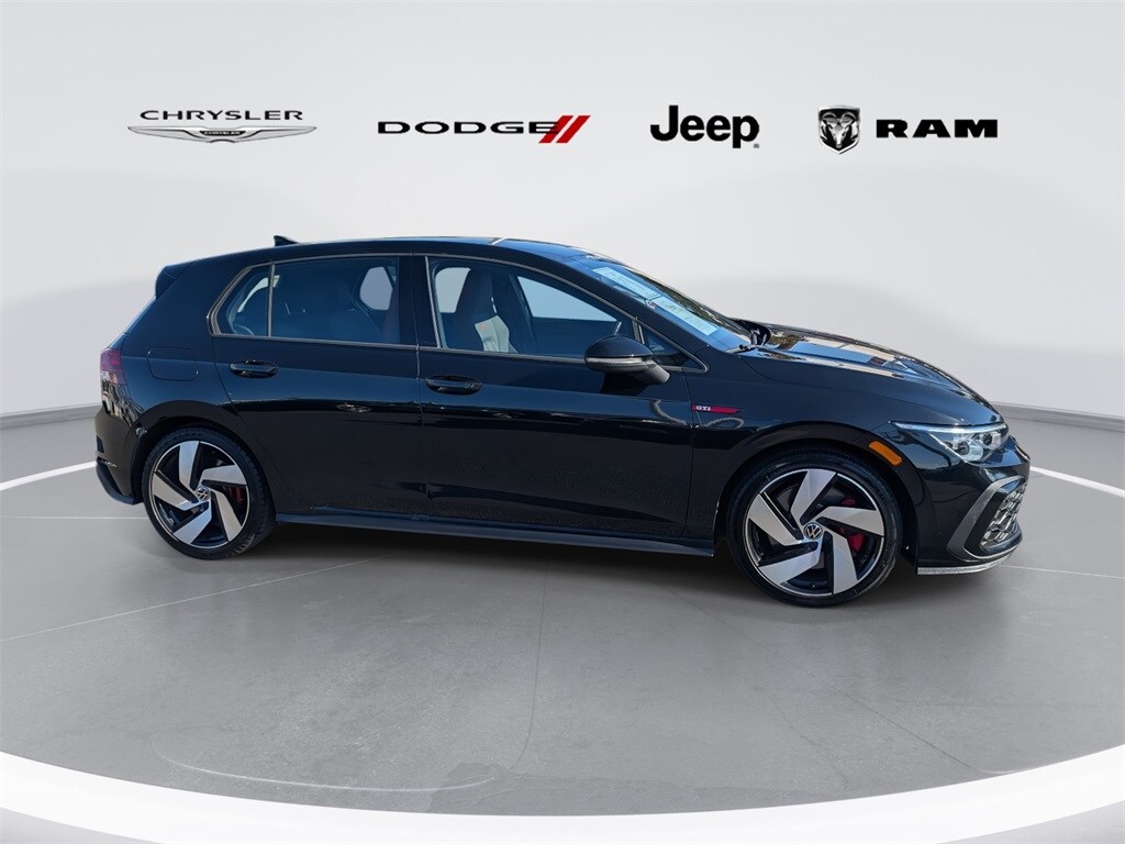 2024 Volkswagen Golf GTI S photo 2