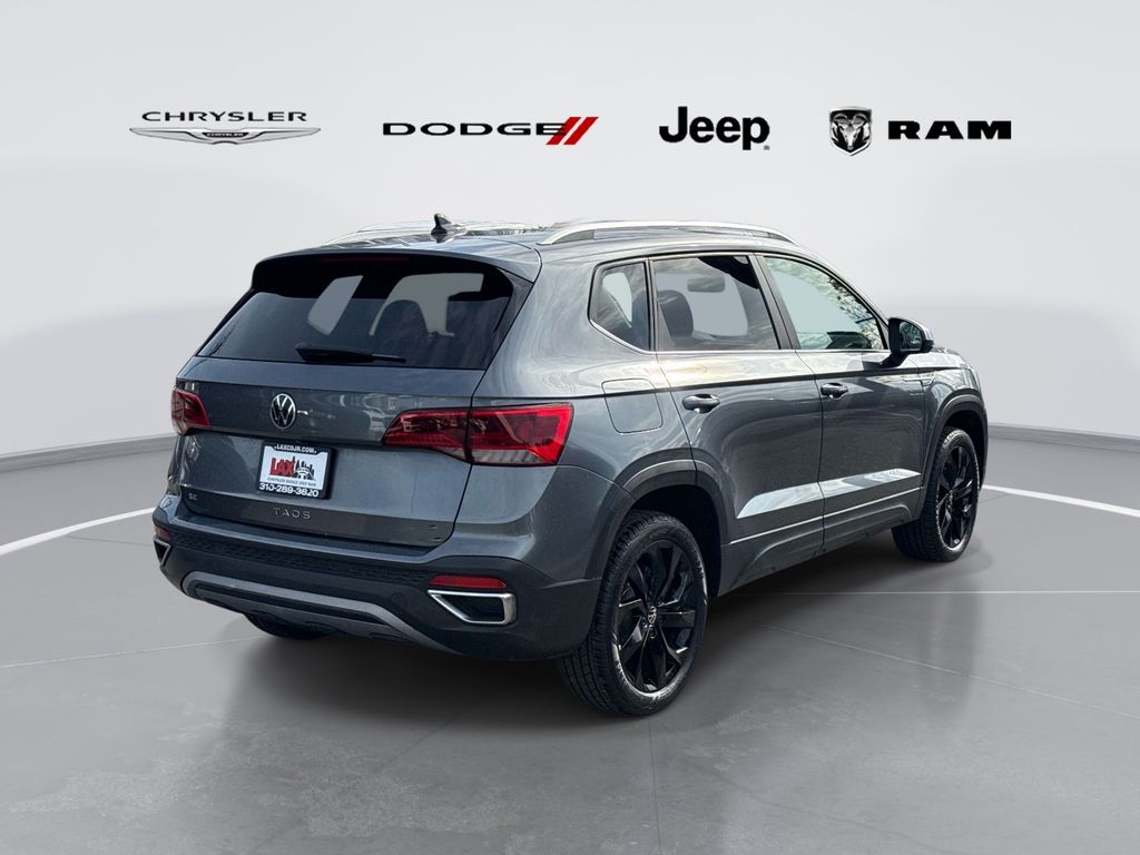 2022 Volkswagen Taos 1.5T SE photo 2