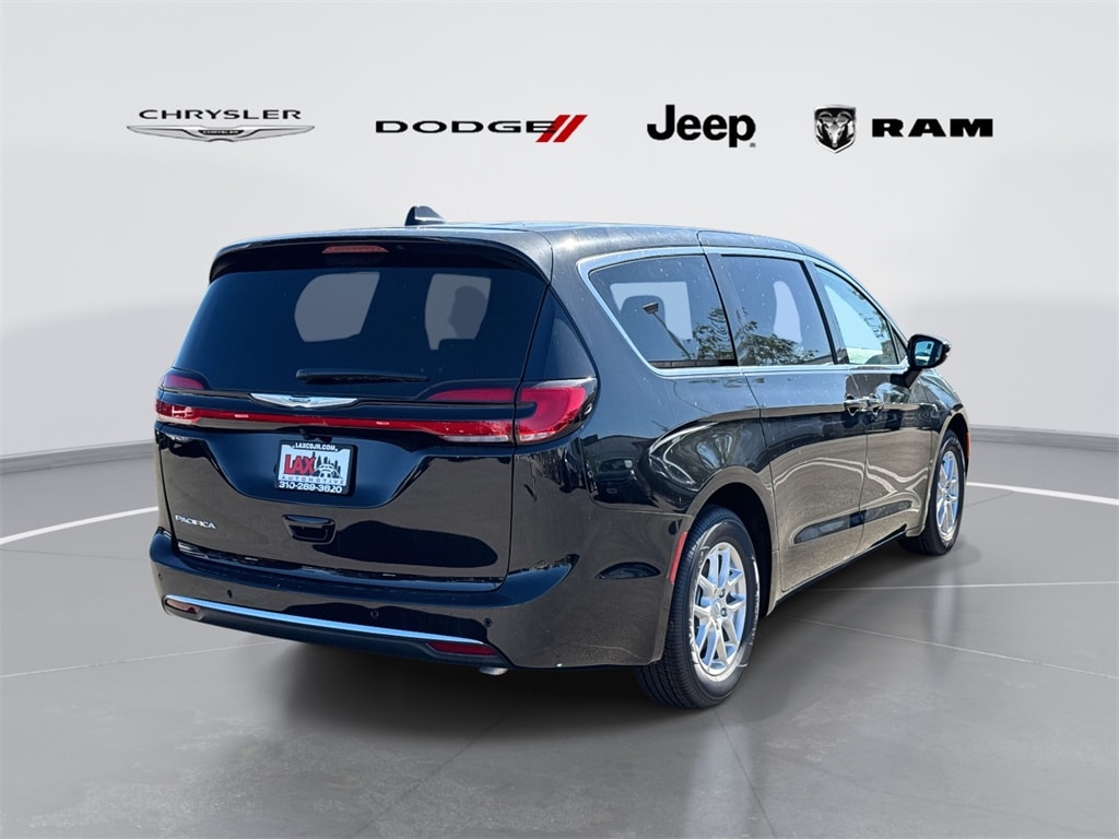 New 2026 Chrysler Pacifica Select Passenger Van