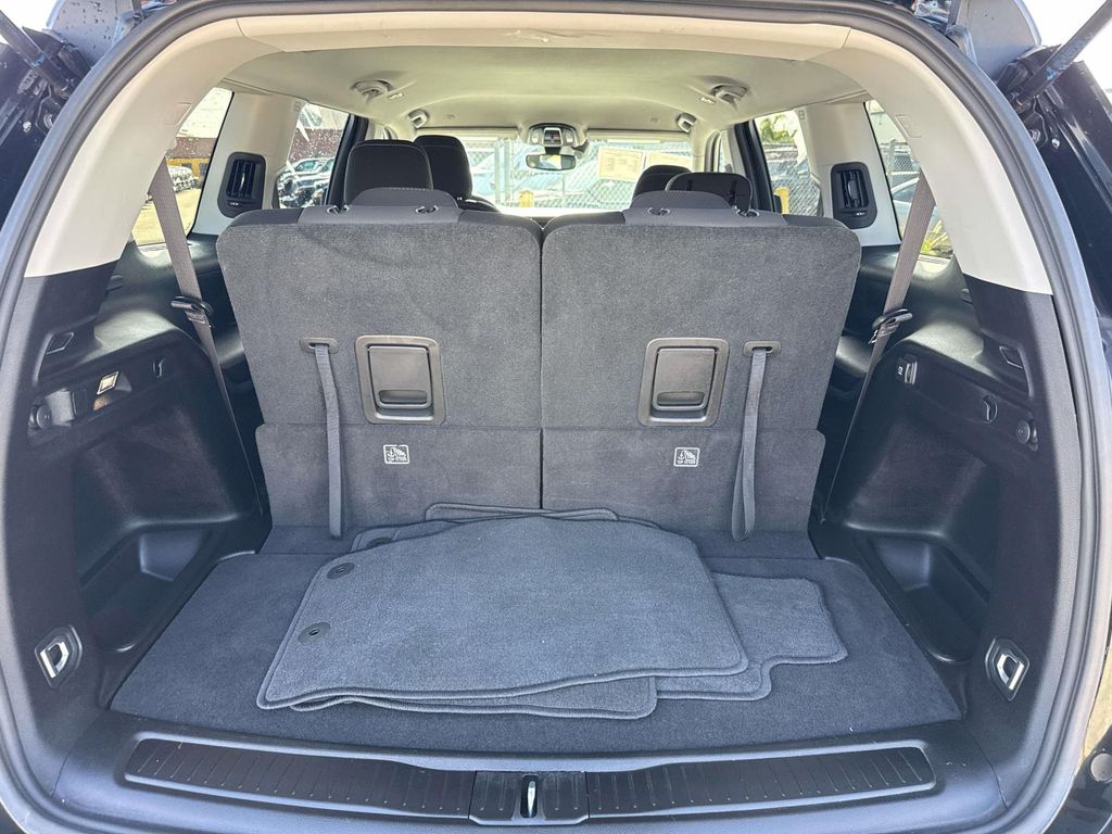 2023 Jeep Grand Cherokee L Laredo photo 3