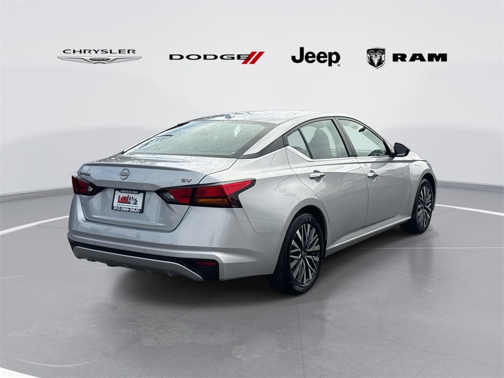 Used 2024 Nissan Altima 2.5 SV Sedan