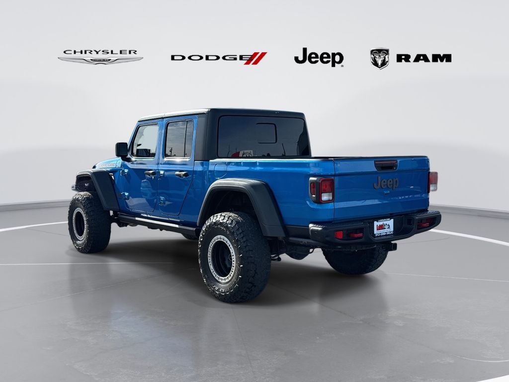 2020 Jeep Gladiator Rubicon photo 2