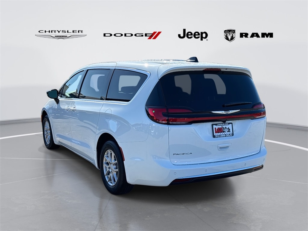 New 2026 Chrysler Pacifica Select Passenger Van