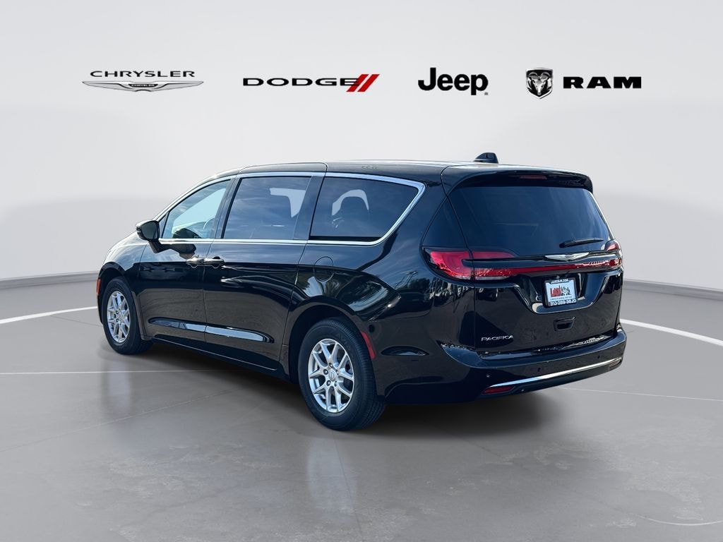 New 2026 Chrysler Pacifica Select Passenger Van