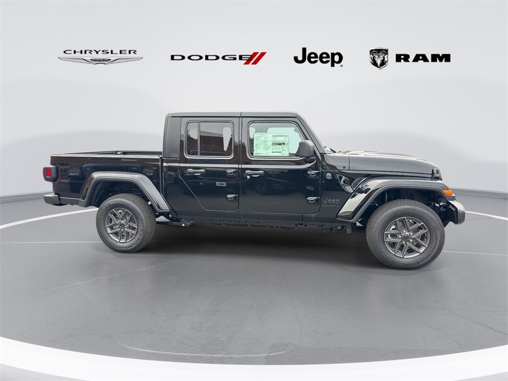New 2026 Jeep Gladiator Sport S Pickup