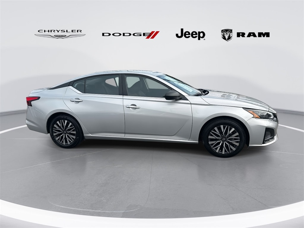 Used 2024 Nissan Altima 2.5 SV Sedan