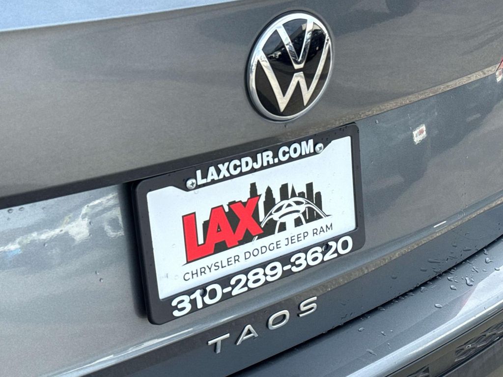 2022 Volkswagen Taos 1.5T SE photo 4