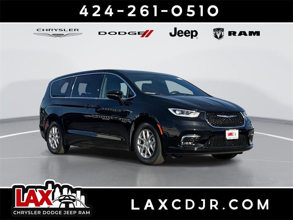 2026 Chrysler Pacifica Select's photo