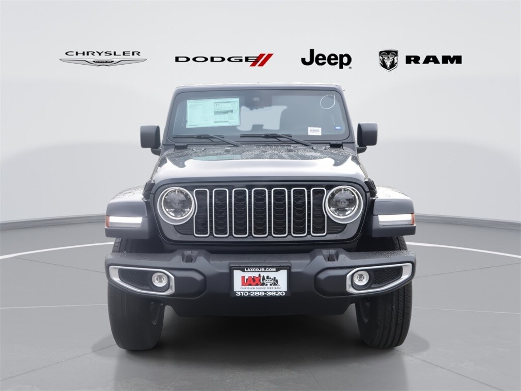 2025 Jeep Wrangler Sahara photo 2