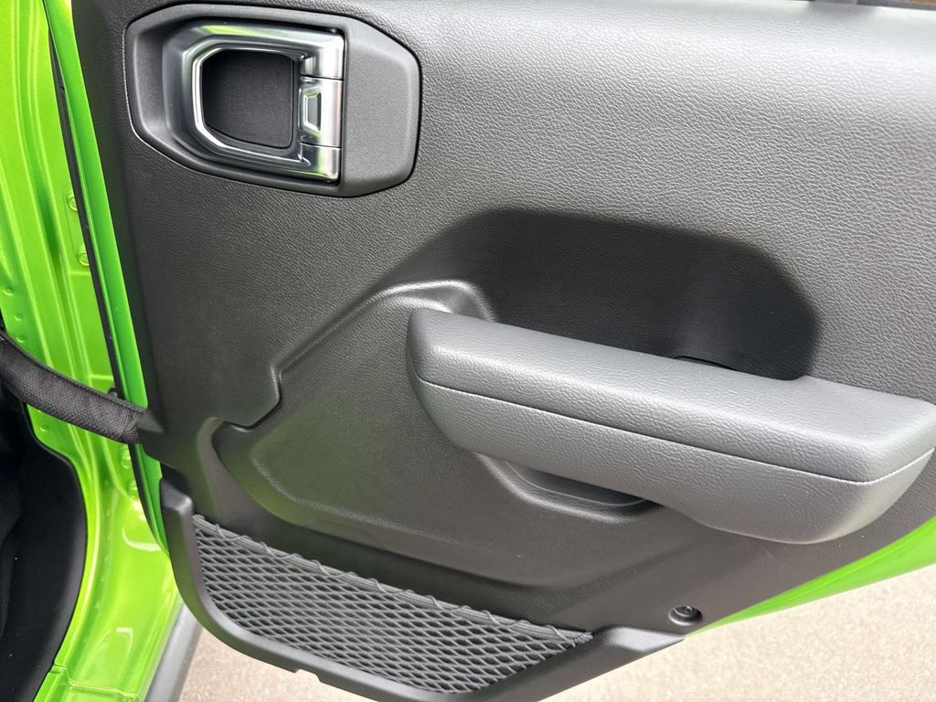 2025 Jeep Wrangler 4-Door Willys - Photo 22